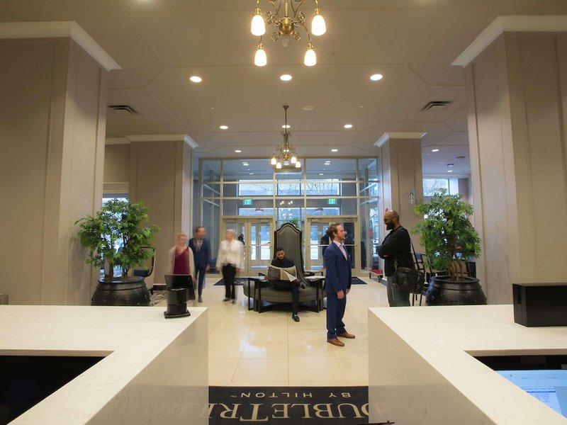 DoubleTree Suites by Hilton Detroit Downtown - Fort Shelby 5
