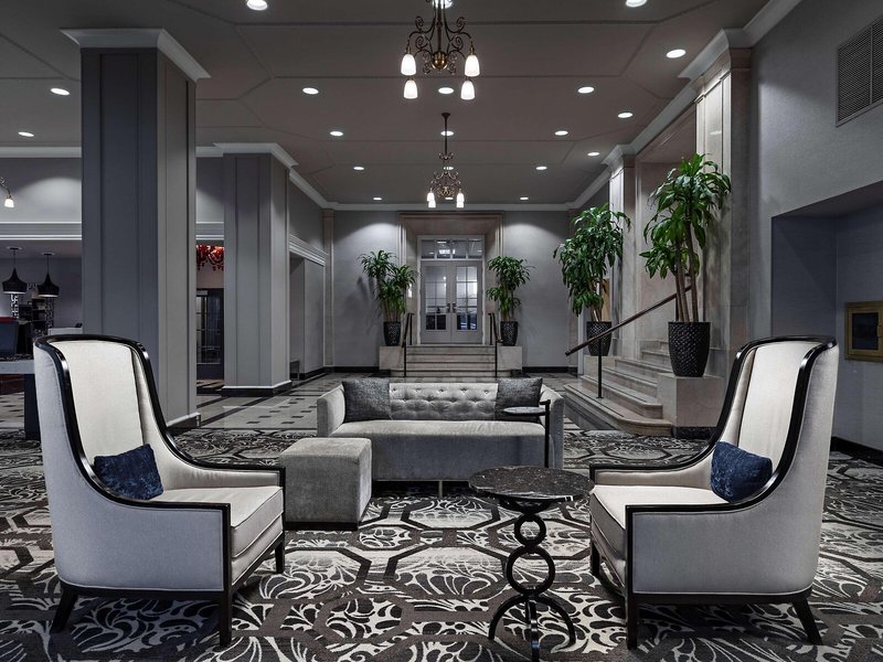 DoubleTree Suites by Hilton Detroit Downtown - Fort Shelby 7