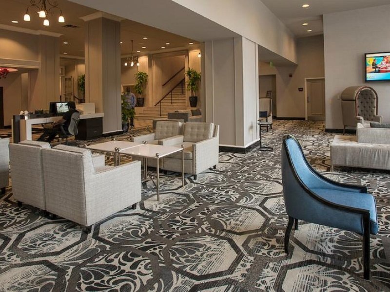 DoubleTree Suites by Hilton Detroit Downtown - Fort Shelby 8