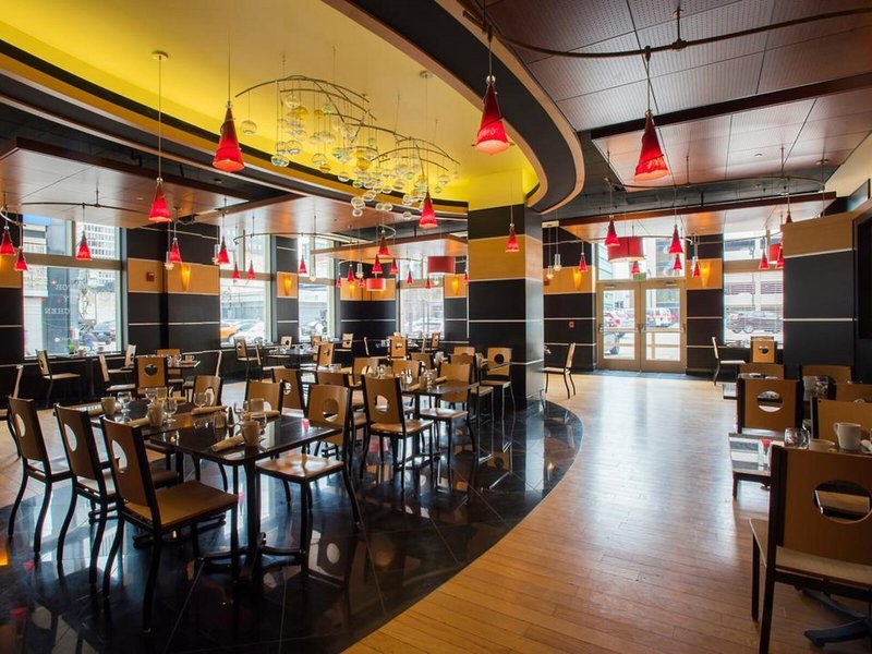 DoubleTree Suites by Hilton Detroit Downtown - Fort Shelby 20
