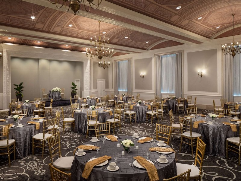DoubleTree Suites by Hilton Detroit Downtown - Fort Shelby 22