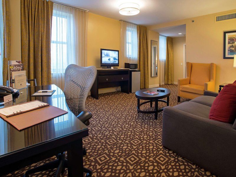 DoubleTree Suites by Hilton Detroit Downtown - Fort Shelby 34