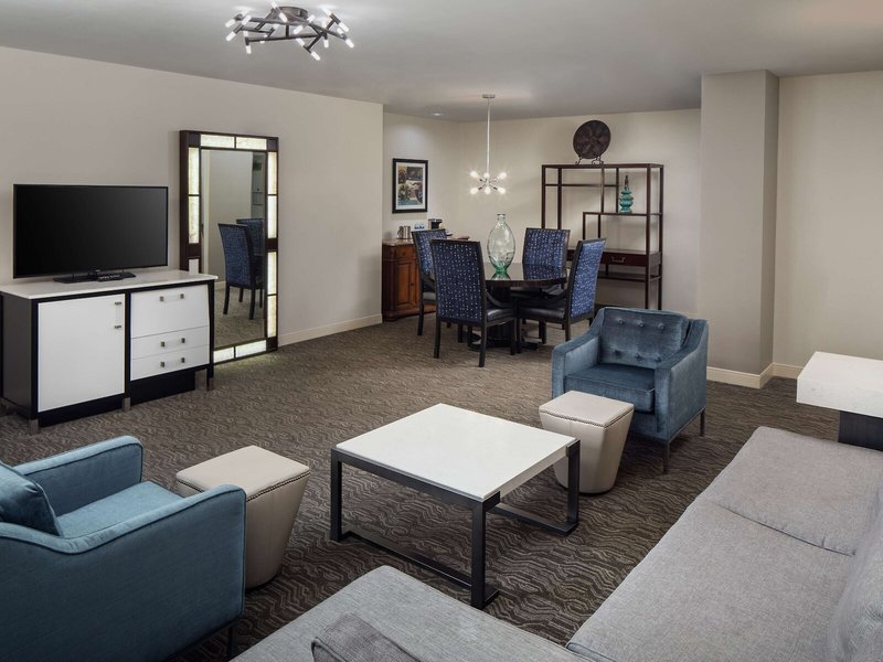 DoubleTree Suites by Hilton Detroit Downtown - Fort Shelby 38