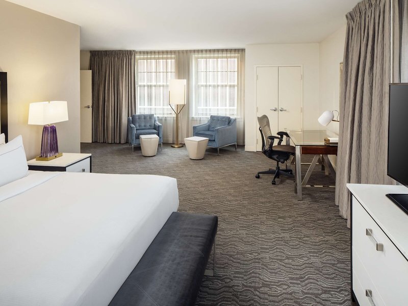 DoubleTree Suites by Hilton Detroit Downtown - Fort Shelby 39