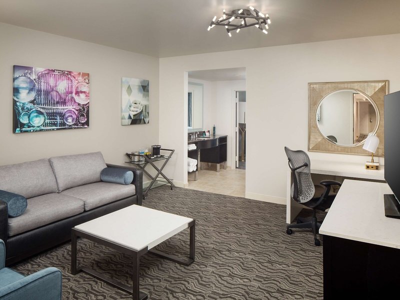 DoubleTree Suites by Hilton Detroit Downtown - Fort Shelby 45