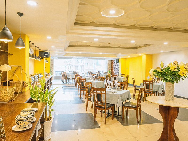 Happy Life Green Hotel 7