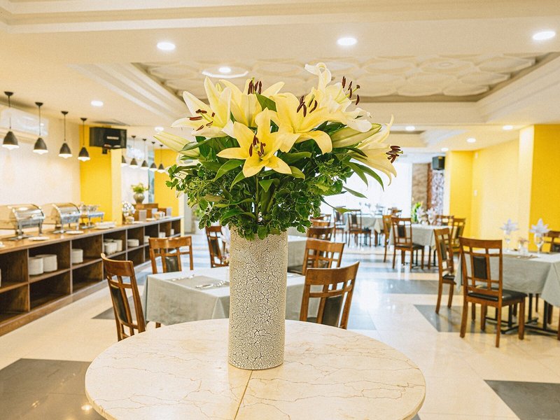 Happy Life Green Hotel 11