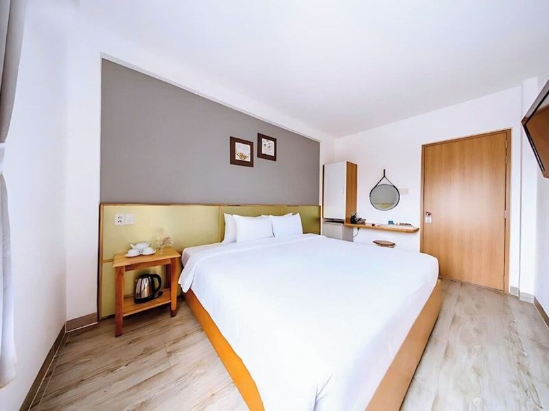 Happy Life Green Hotel 12