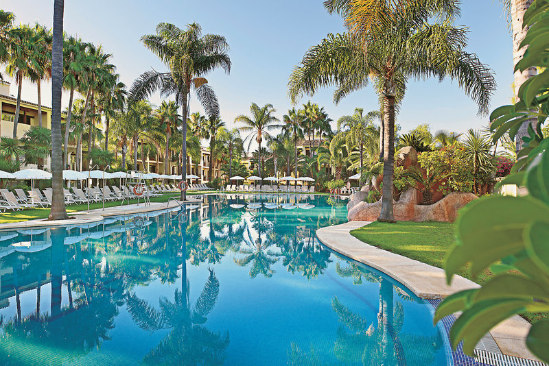 BlueBay Banús 5