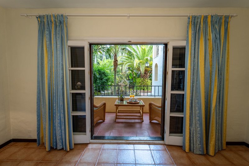 BlueBay Banus 36 - Room Example