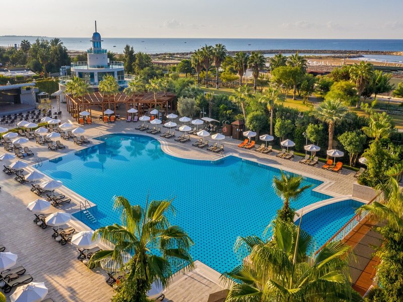 Commodore Elite Suites & Spa 6