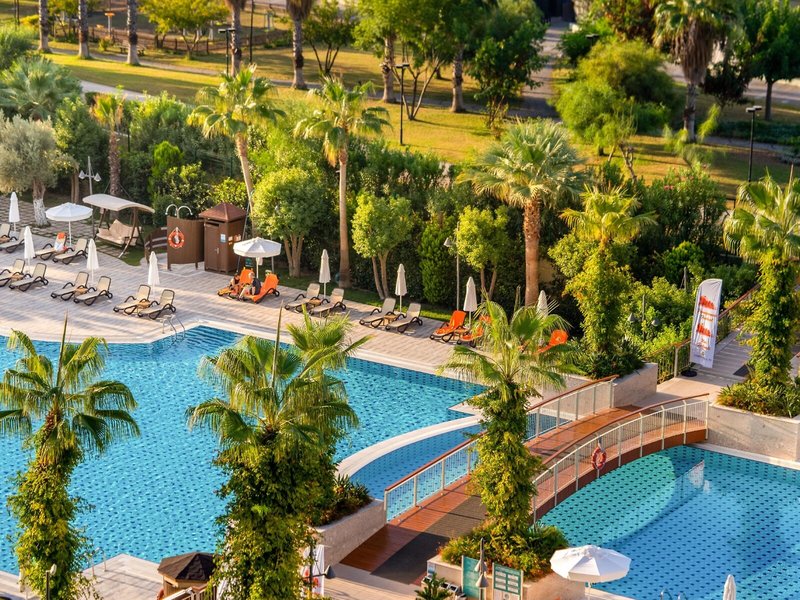 Commodore Elite Suites & Spa 13
