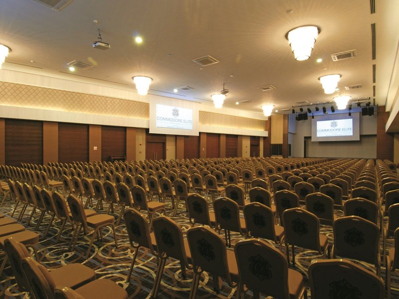 Commodore Elite Suites & Spa 21