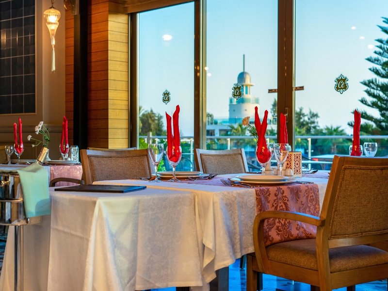 Commodore Elite Suites & Spa 25