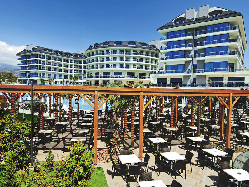 Commodore Elite Suites & Spa 32