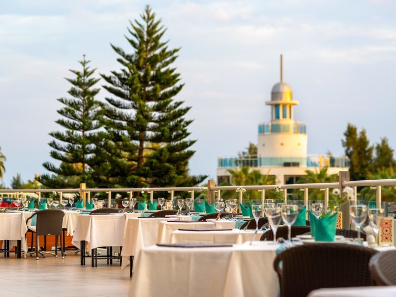 Commodore Elite Suites & Spa 45