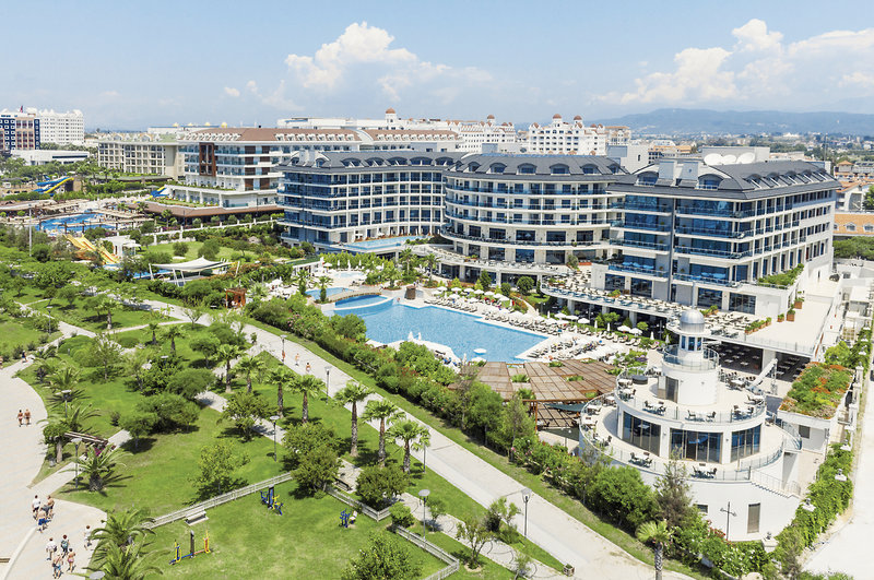 Commodore Elite Suites & Spa 16