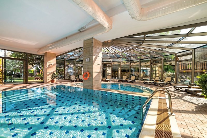 Commodore Elite Suites & Spa 21