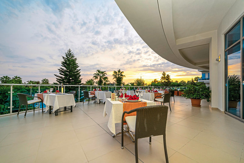 Commodore Elite Suites & Spa 22