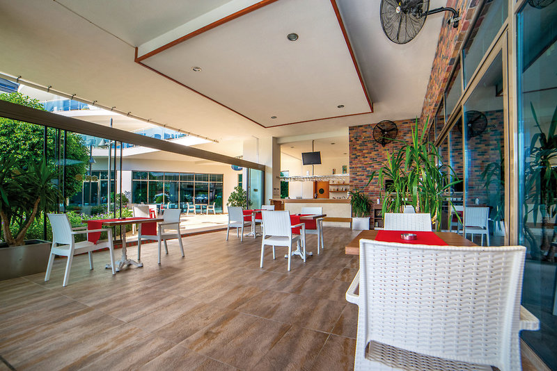 Commodore Elite Suites & Spa 28
