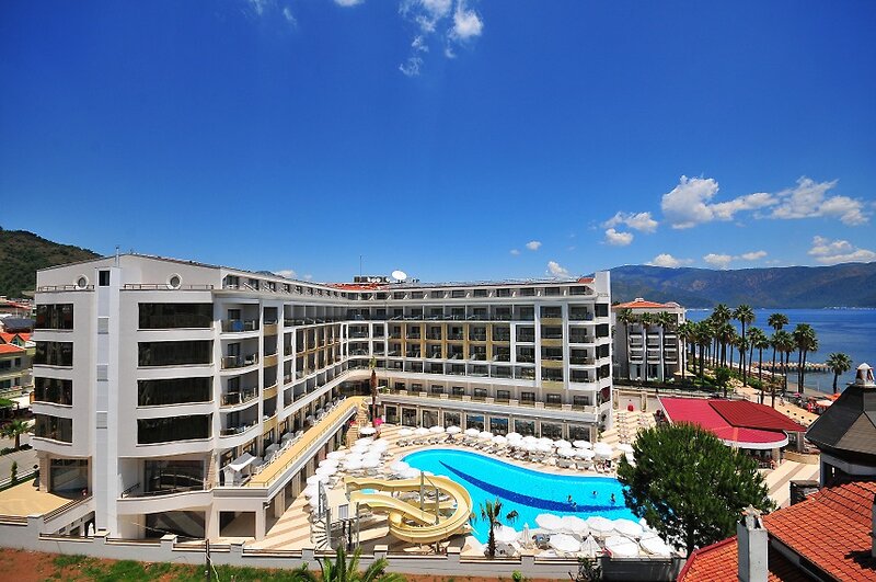 Golden Rock Beach Hotel 1