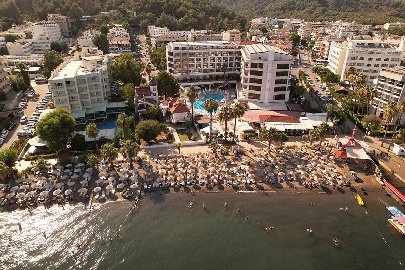 Golden Rock Beach Hotel 3