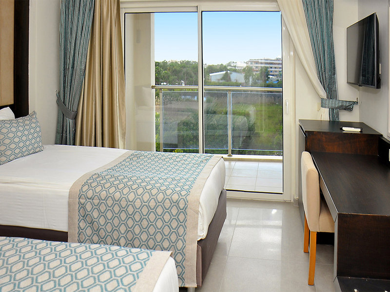 LRS Lake & River Side Hotel & Spa 2