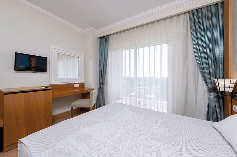 LRS Lake & River Side Hotel & Spa 5