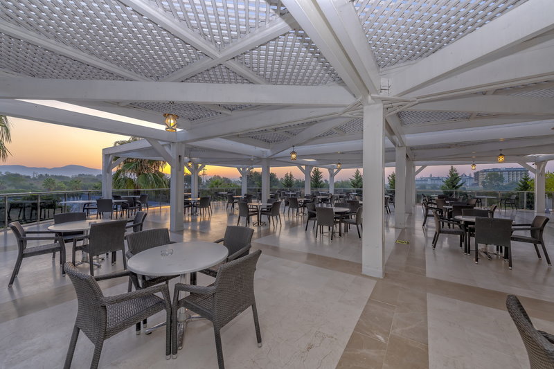 LRS Lake & River Side Hotel & Spa 10