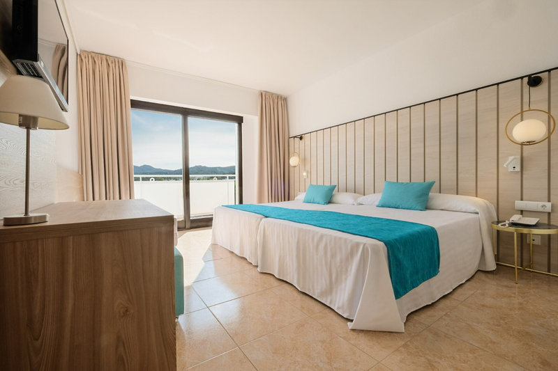 azuLine Hotel Llevant 6