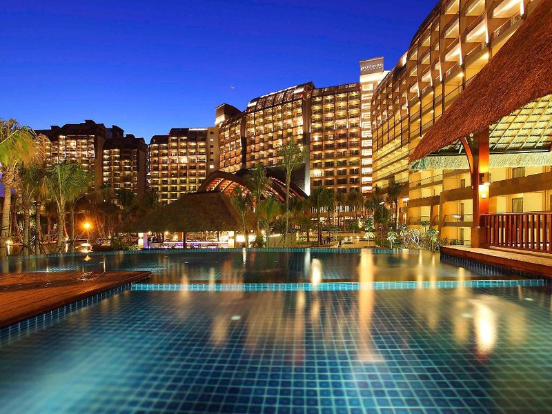 Pullman Oceanview Sanya Bay Resort & Spa