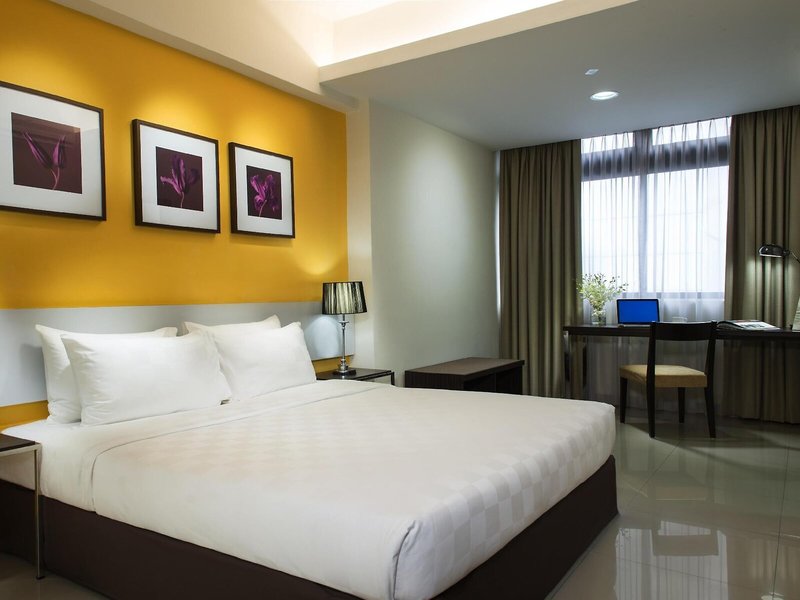 Fahrenheit Suites 11