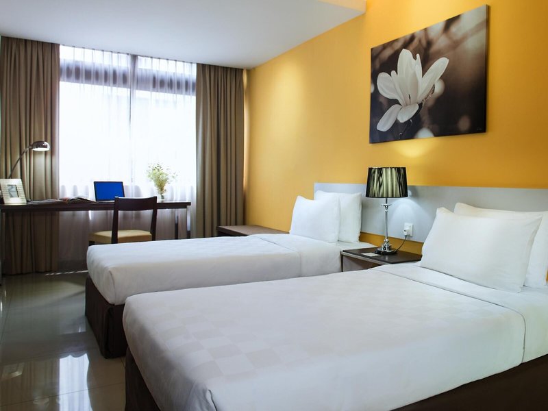 Fahrenheit Suites 12