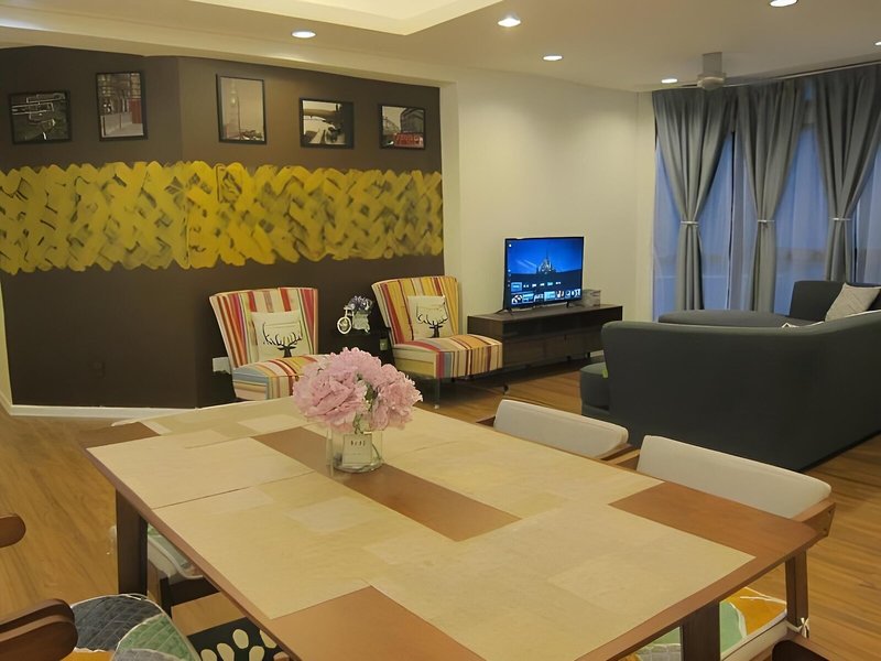 Fahrenheit Suites 13