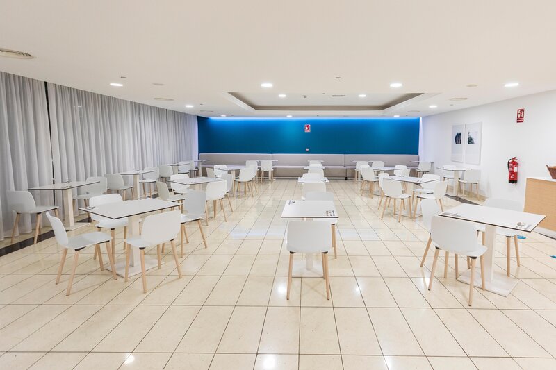 BlueSea Interpalace 27
