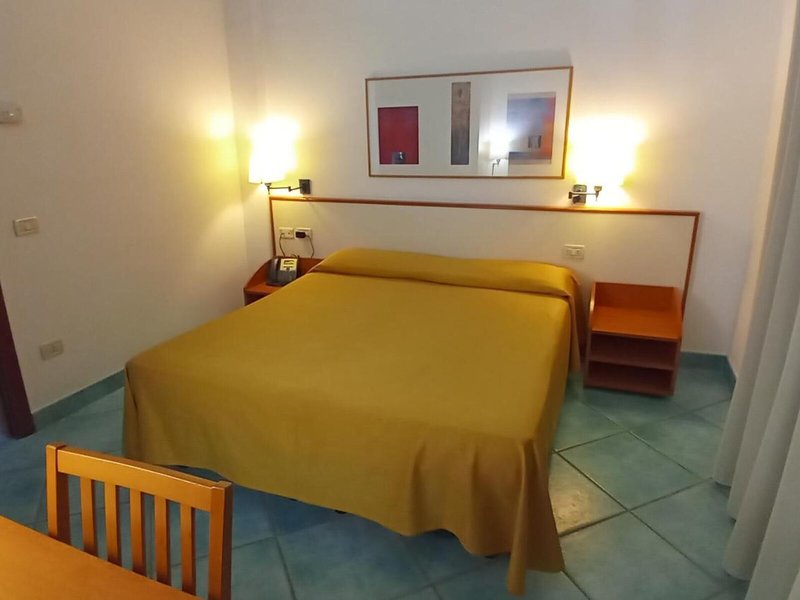 Amyclae 15 - Room Example