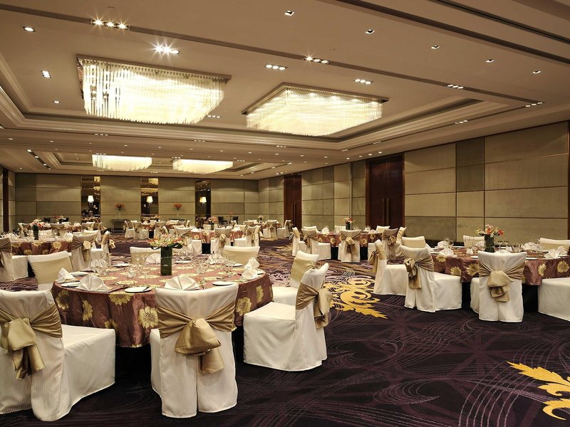 Holiday Inn New Delhi Mayur Vihar Noida 18