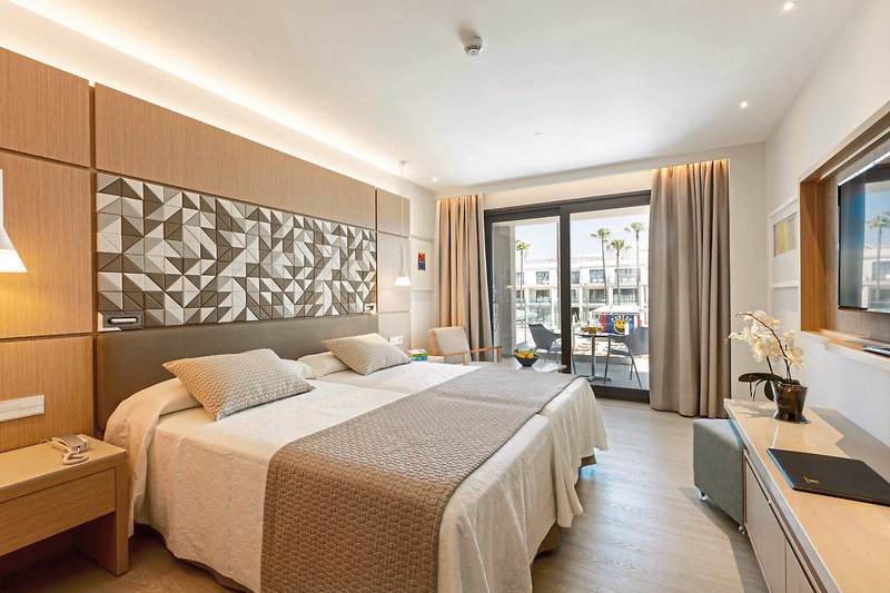 Hipotels Barrosa Park 33 - Room Example