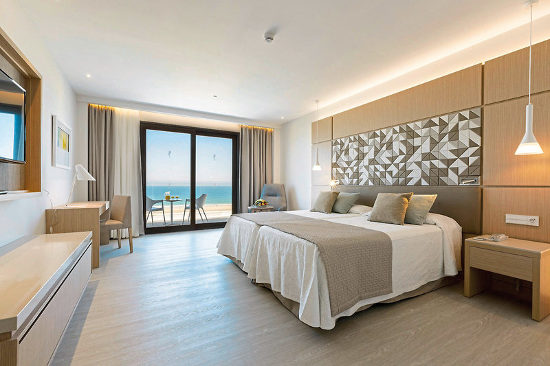 Hipotels Barrosa Park 34 - Room Example