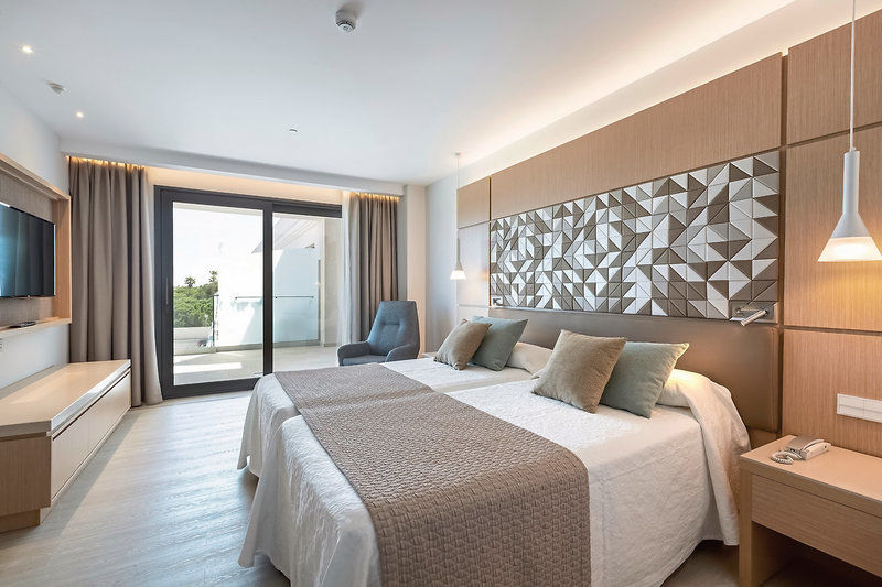 Hipotels Barrosa Park 46 - Room Example