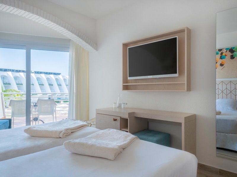 Iberostar Waves Royal Andalus 38