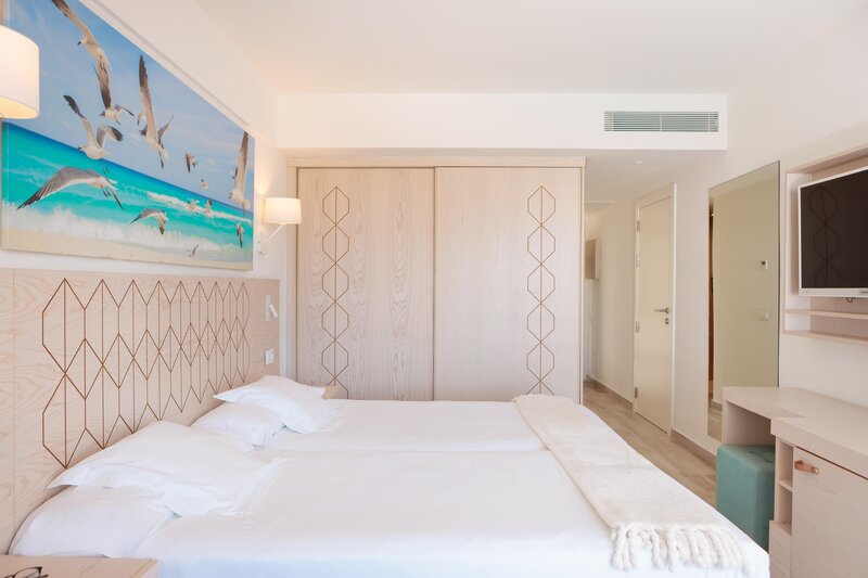 Iberostar Waves Royal Andalus 52