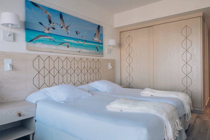 Iberostar Waves Royal Andalus 22