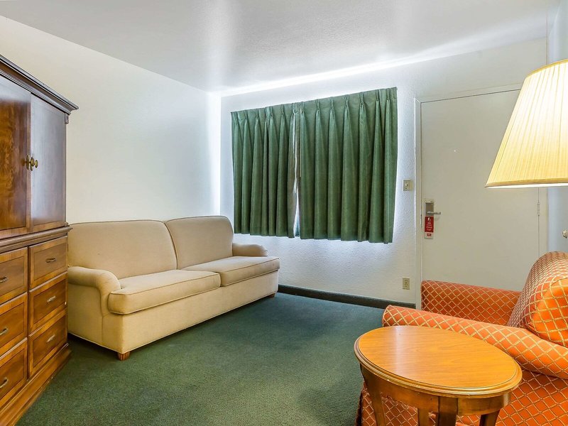 Economy Inn- Buttonwillow I-5 17