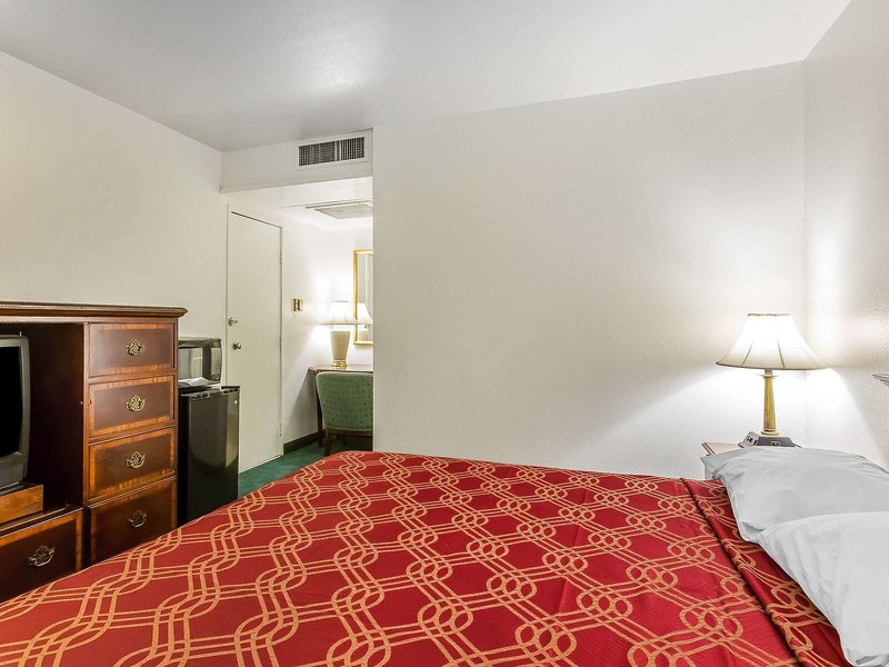 Economy Inn- Buttonwillow I-5 19