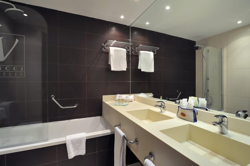 Vincci Costa Golf 18 - Bathroom Example