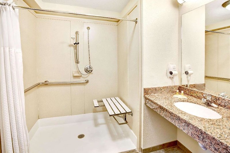 Days Inn Oklahoma City Moore 3