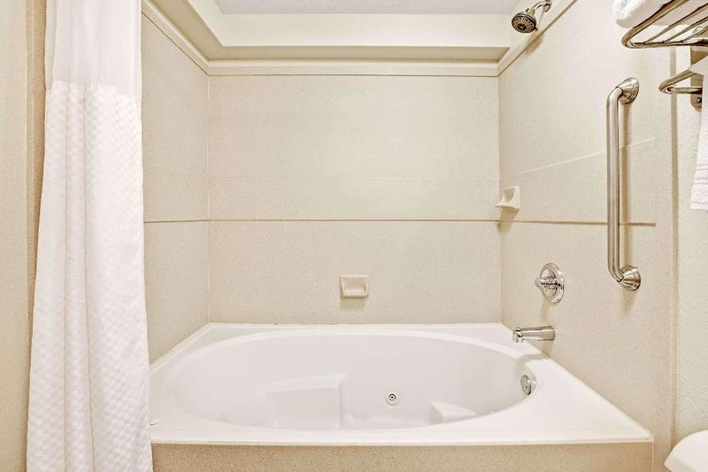 Days Inn Oklahoma City Moore 4