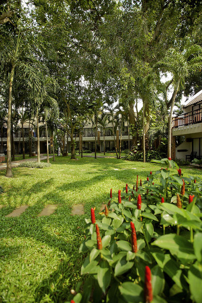 Woodlands Hotel & Resort  7