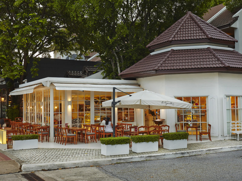 Woodlands Hotel & Resort  14